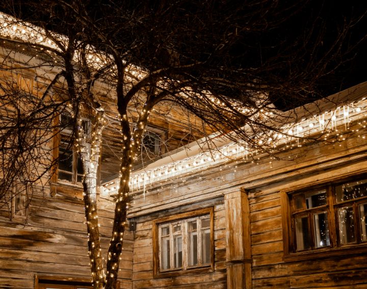Christmas-light-installation-around-front-porch-and-walkway-in- Littleton